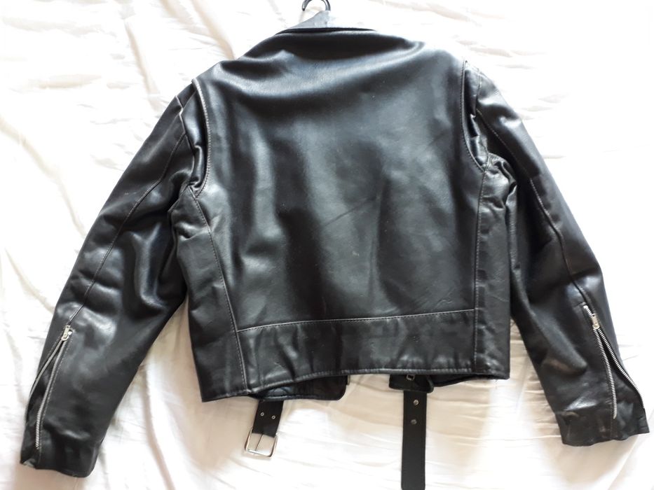 Casaco em couro de motoqueiro