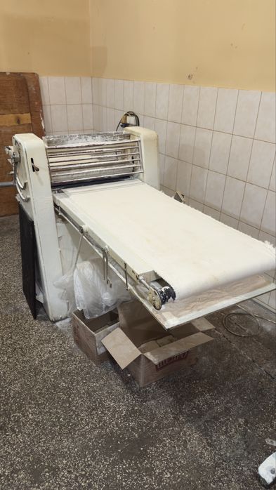 Машина для розкатки тіста