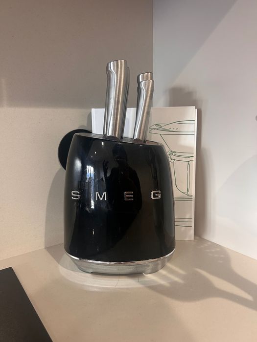 Bloco de facas smeg com 6 facas