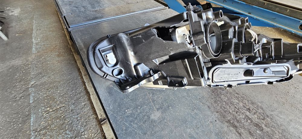 Optica esquerda PEUGEOT 208  , 1.6 BlueHDi