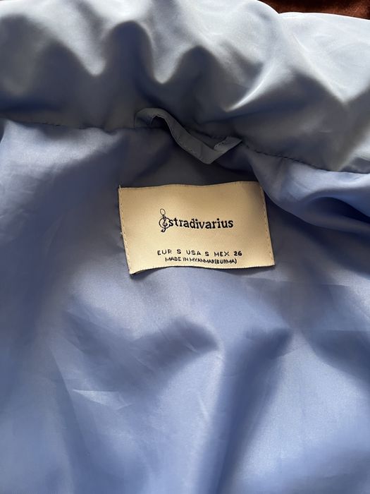 Куртка Stradivarius в блакитному відтінку