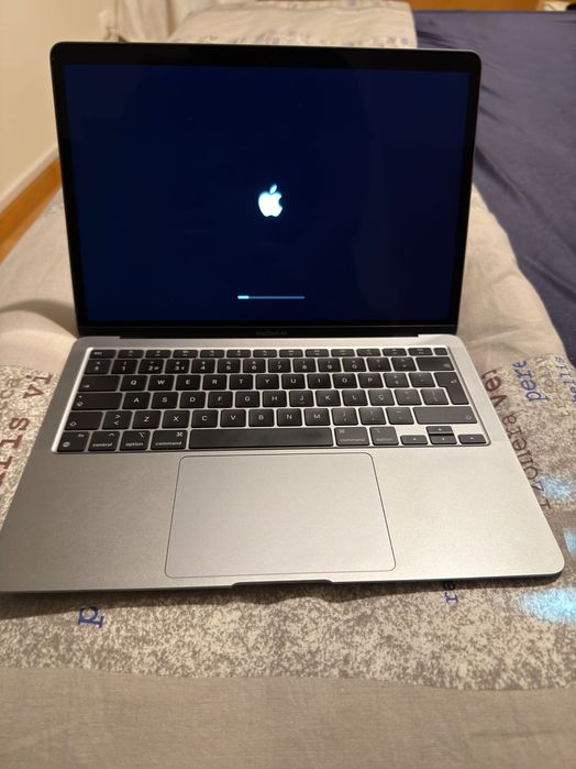 Apple MacBook Air