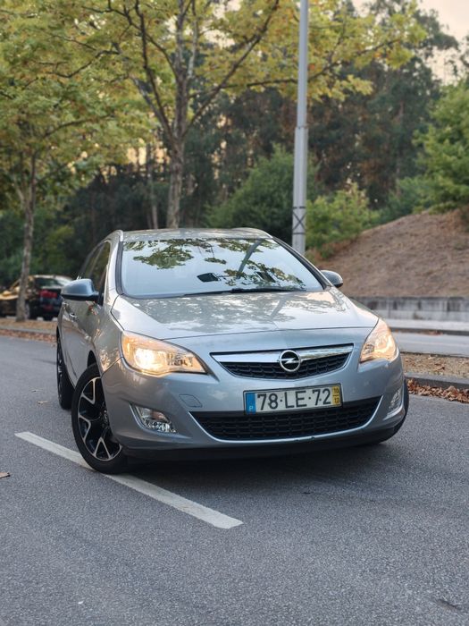 Opel Astra J Sports Tourer 1.7 CDTI (125cv) Cosmo – Apenas 85.000kms ; Apenas um único dono!