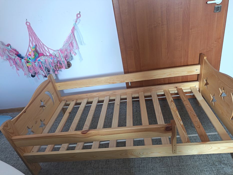 Łóżko dziecięce drewniane