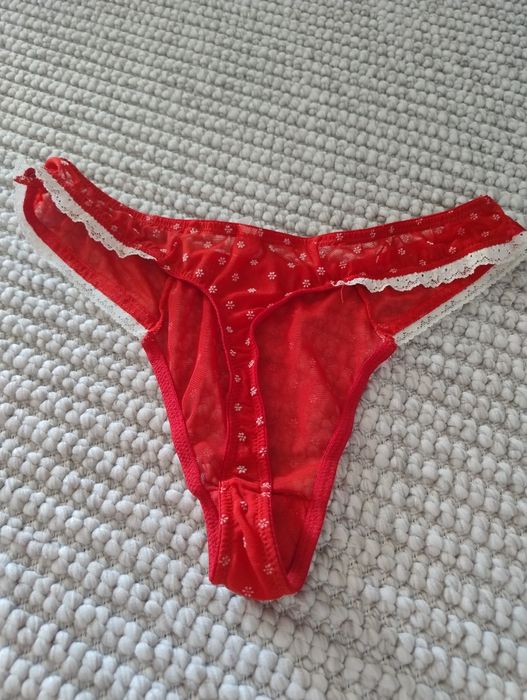 Nowe stringi,rozm 40/ 42