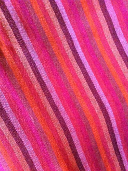 Echarpe de ​Primavera​/Verão às riscas, de ​t​ons rosa