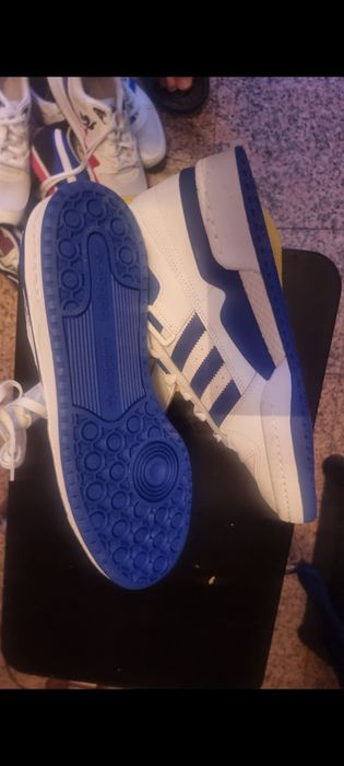 Sapatilhas da adidas material novo  número 42