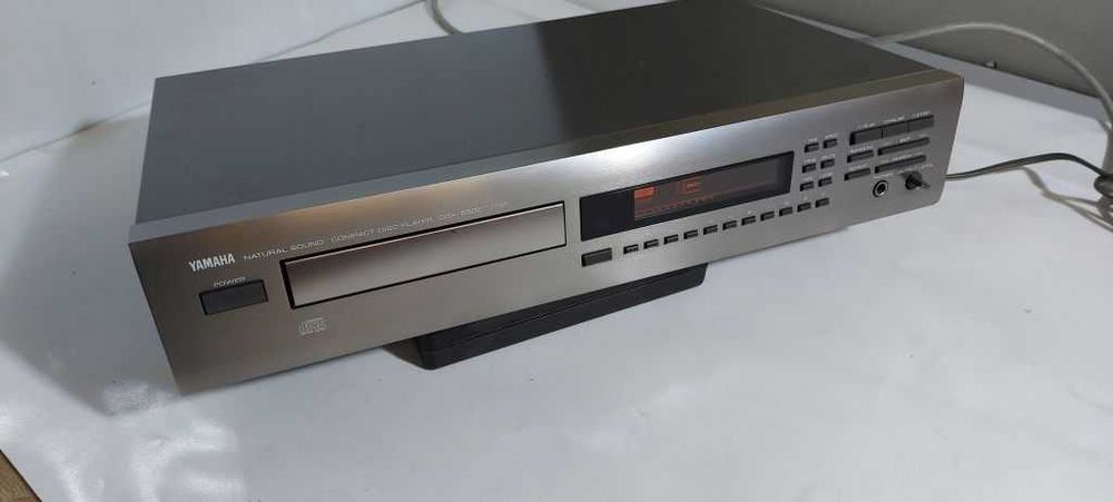 odtwarzacz płyt cd yamaha cdx-550e srebrny