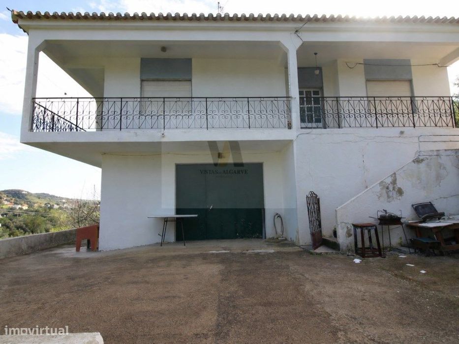 Moradia T3 independente com 8.490 m² de Terreno