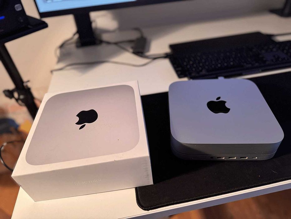 Apple Mac Mini M2 Pro + Acessórios (Satechi Hub + Case co2CREA)