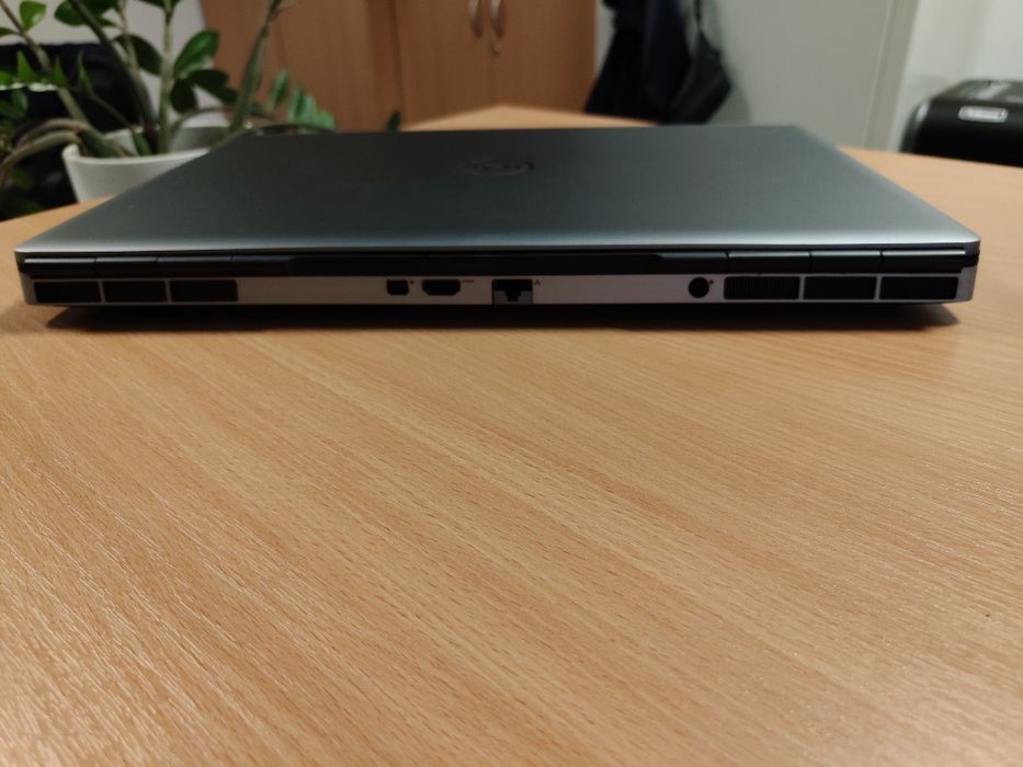 Laptop Dell Precision 7750  Xeon W-10855M, 32GB RAM, SSD 512GB, NVIDIA Quadro RTX4000 8GB