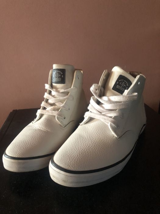 Кожаные кеды