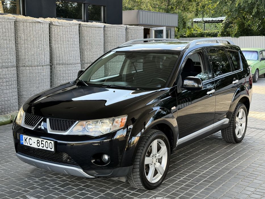 Продам Mitsubishi Outlander XL, 2.2 турбо дизель 4x4 в идеальном состоянии 7 мест
