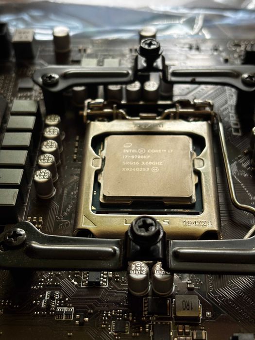 Intel Core i7-9700KF, MSI Z390-A PRO, G.Skill Ripjaws V, 16 GB, 3200MHz, be quiet! Dark Rock 4 Pro