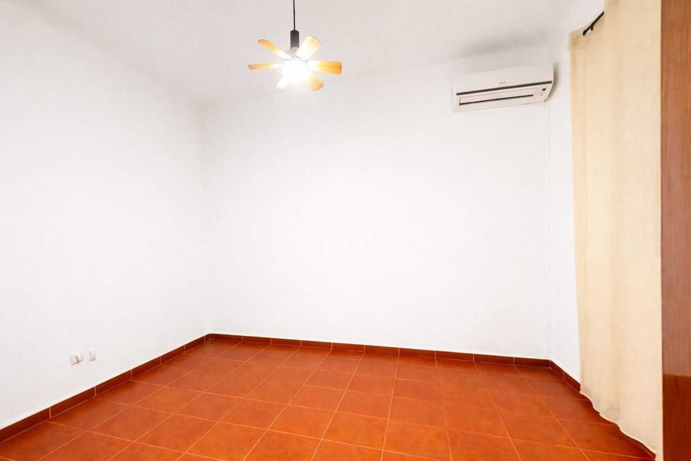 Moradia Térrea T2+2 Com Anexos e Quintal