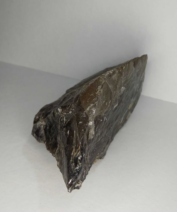 Кварц димчастий для прикрас та колекцій