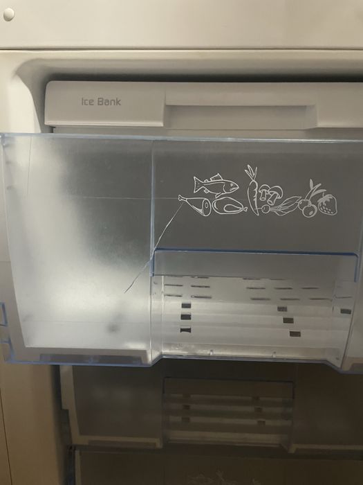 Продам працюючий холодильник Beko