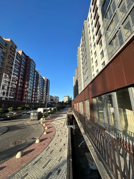 Центр,комерційне приміщення,Княгинин-Набережна,Крайківського продам