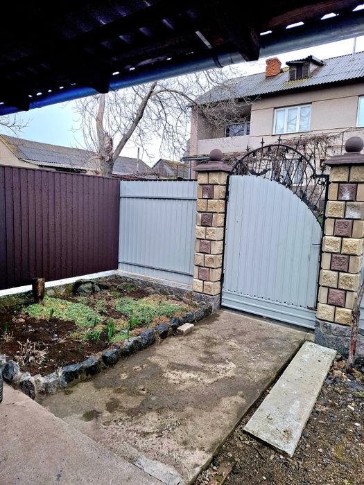 Продається квартира(частина будинку)смт.Кирнасівка,Вінницька область.