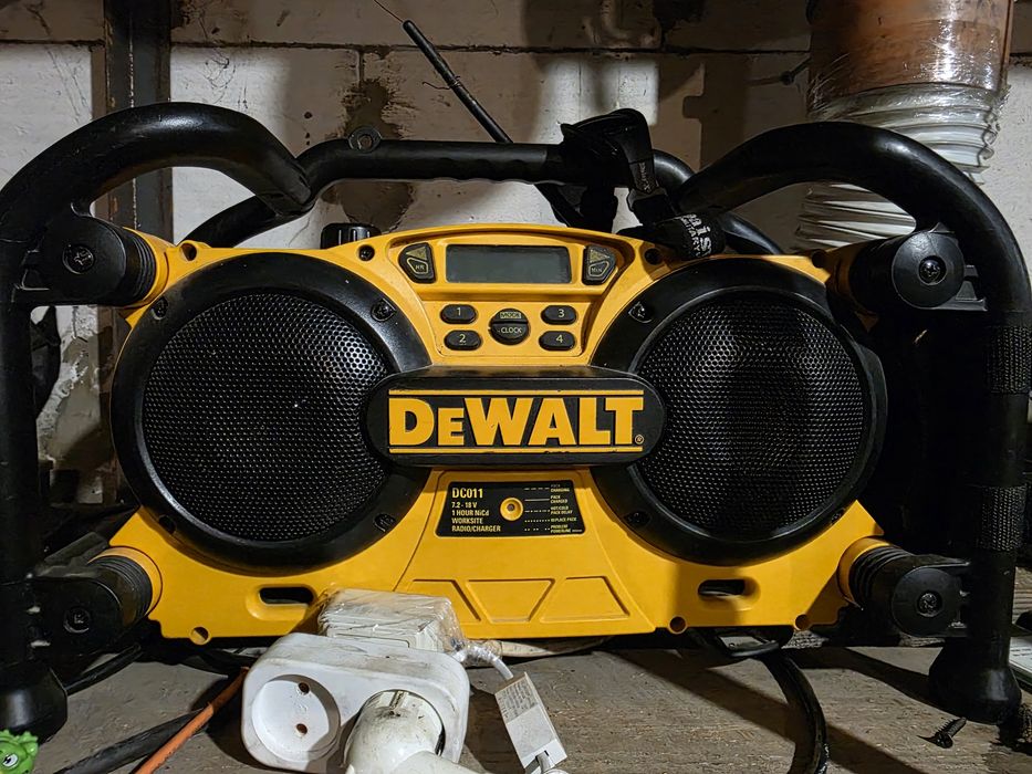 dewalt dc011 радіо
