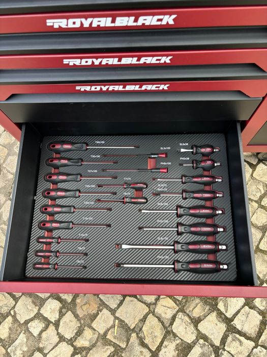Carinho de ferramentas RoyaLBLACK alemão com 7 gavetas cheias