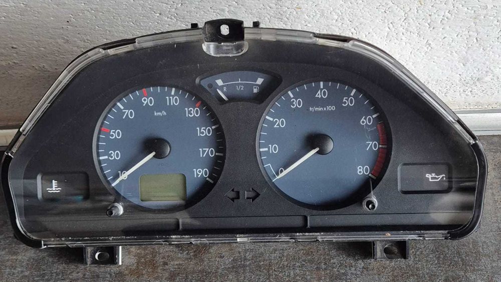 Licznik Zegary CITROEN SAXO (96-04r.) 1,1 Benzyna Oryginalny