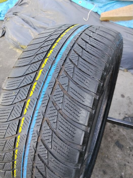 одна зимова шина Bridgestone 225/45/18