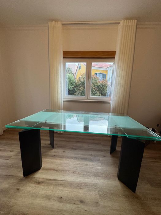 Mesa de vidro extensível