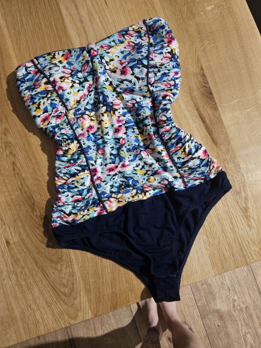 Kwieciste body w kwiaty bershka bluzka S