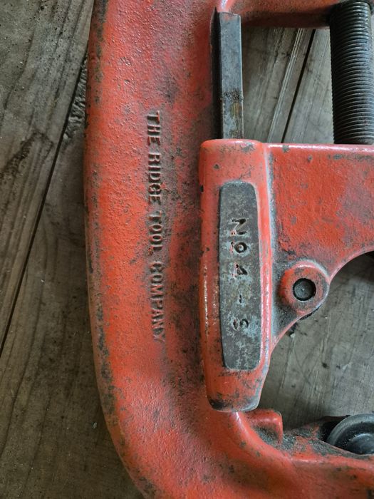 Vendo corta Tubos Ridgid 2" a 4"