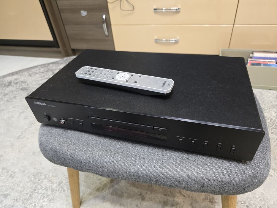CD програвач Yamaha CD-S303