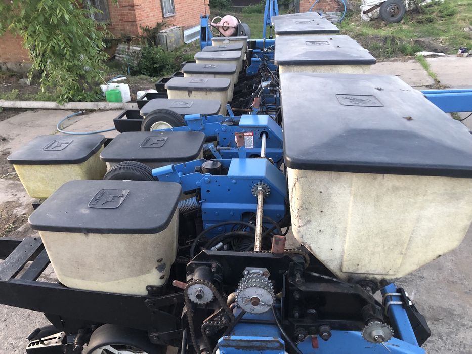 Продам сівалку Kinze 8 рядную ,No -Till.
