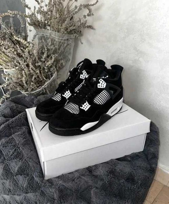 Jordan 4 Retro White Thunder R.41