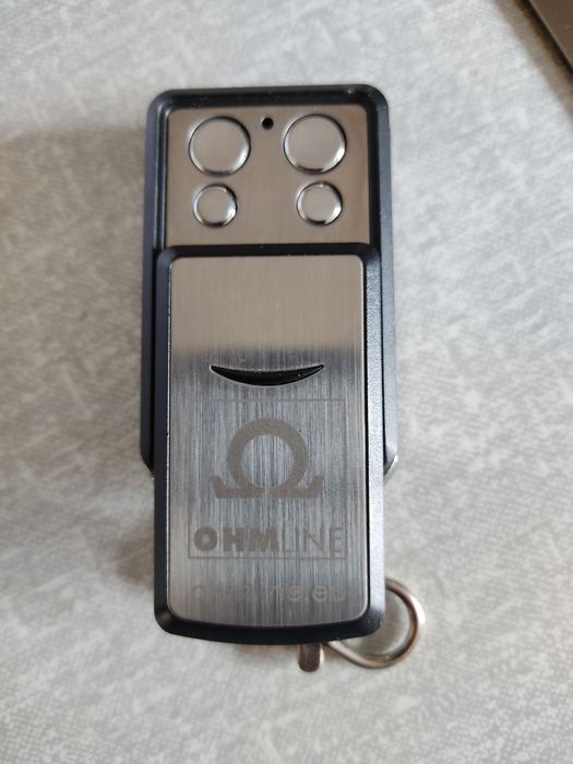 Comando de portão, novo.