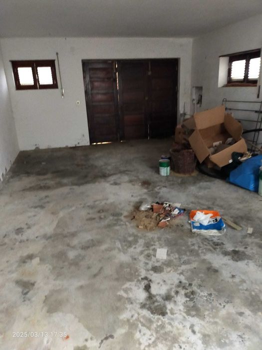 moradia T2 com garagem e anexo