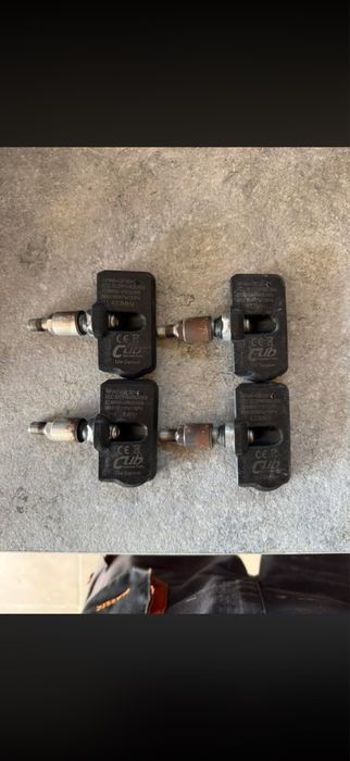 Czujniki TPMS x4 używane Mazda