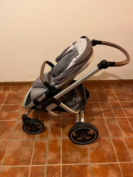 Carrinho de Passeio Bébé Confort Nova - usado