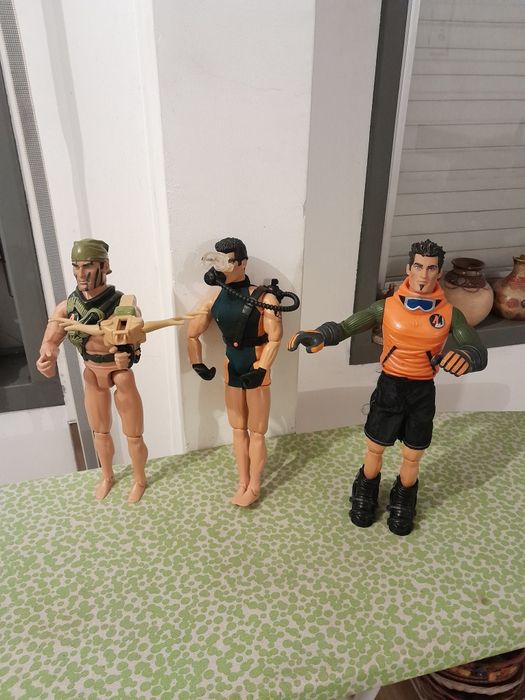 Vendo Três Bonecos Action Man muito bonitos em bom estado