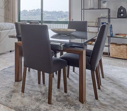 Conjunto mesa de jantar extensível e cadeiras El Corte Inglés