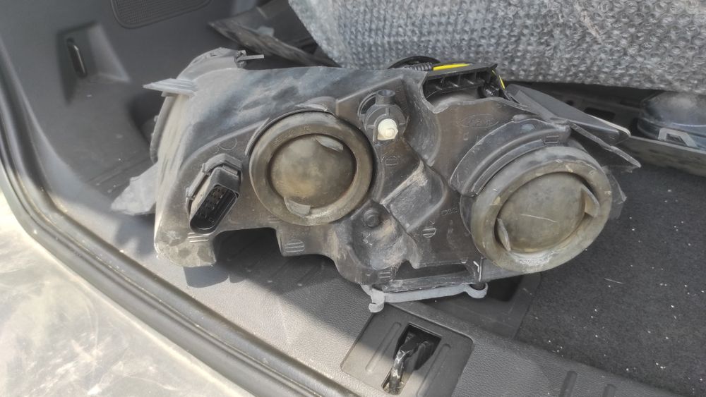 Фара форд ескейп