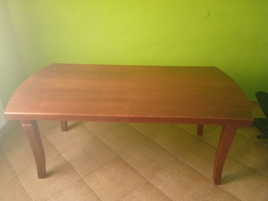 Duży stół do jadalni