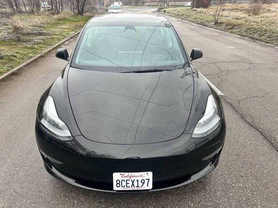 продам Tesla 3 2023