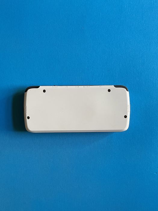 Pocket GO портативна консоль