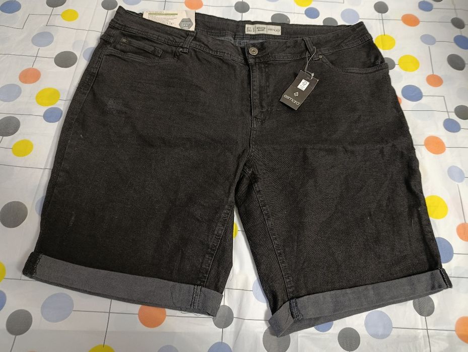 Жіночі джинсові батальні шорти Esmara. розмір з 4 XL  по 8 XL.
