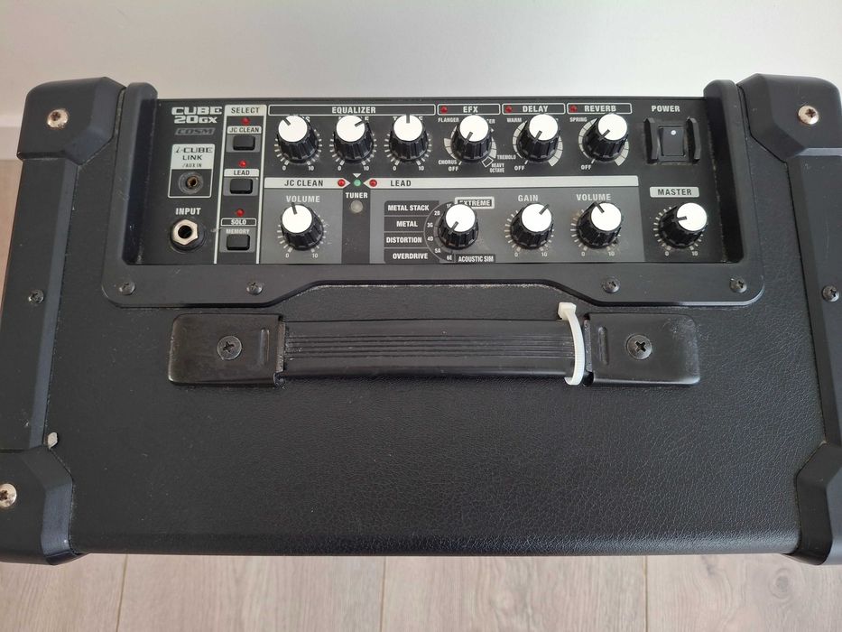 Roland Cube 20GX – Amplificador de Guitarra 20W