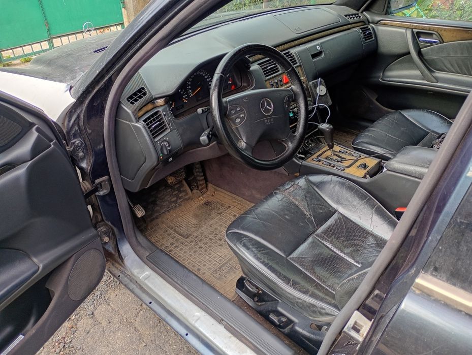 Мерседес 210 3.2 диз автомат