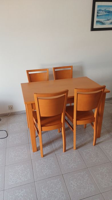 Mesa cozinha e 4 cadeiras 110cmx70cm