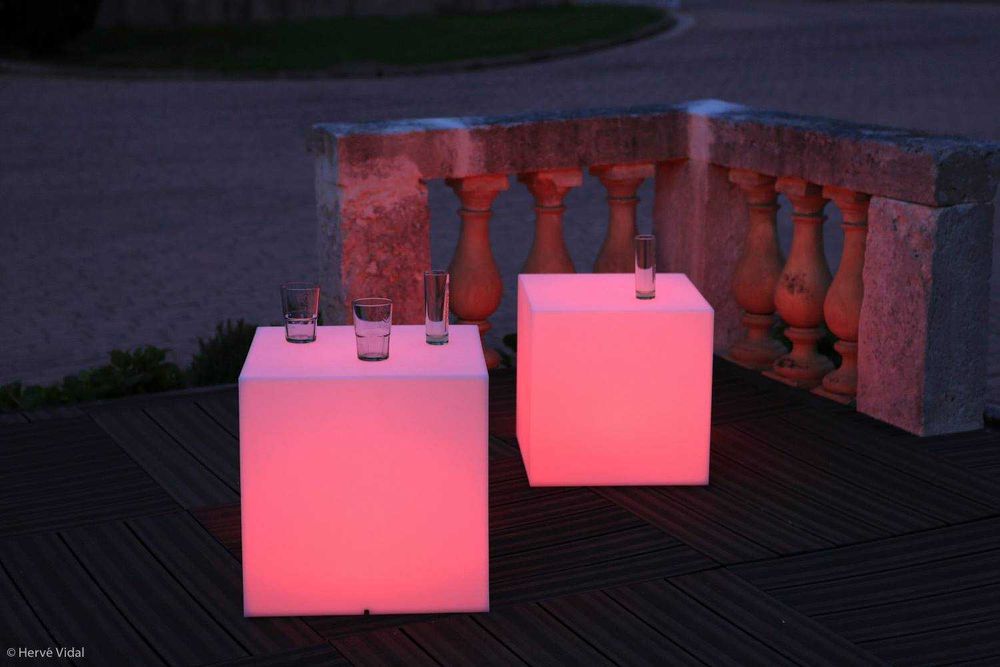 Mobiliario led bares mesas vasos