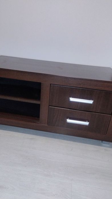 Stolik pod telewizor