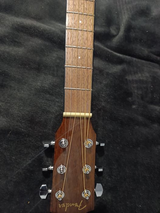 Продам Фендер,лежить без діла,стан нової.